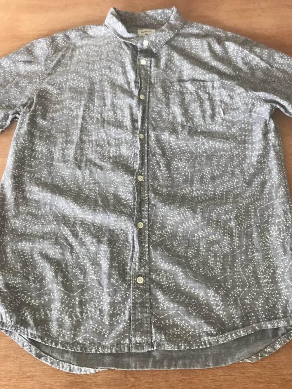 Quicksilver Regular Fit Shirt Men L Gray Geometric Button Up Pocket Short Sleeve